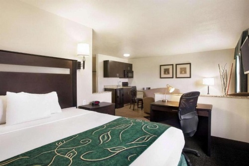 Travelodge by Wyndham Livonia image 22