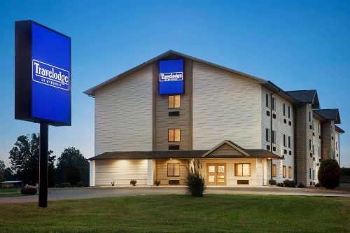 Travelodge by Wyndham Livonia image 23