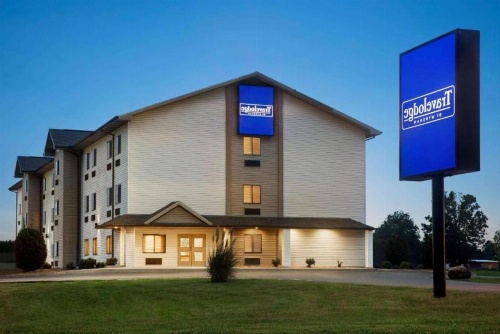 Travelodge by Wyndham Livonia image 24